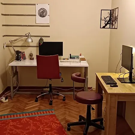 For Digital Nomads & Remote Workers דירה *